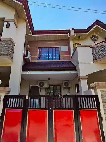 Apartment Spacious Near Evia Daang Hari *